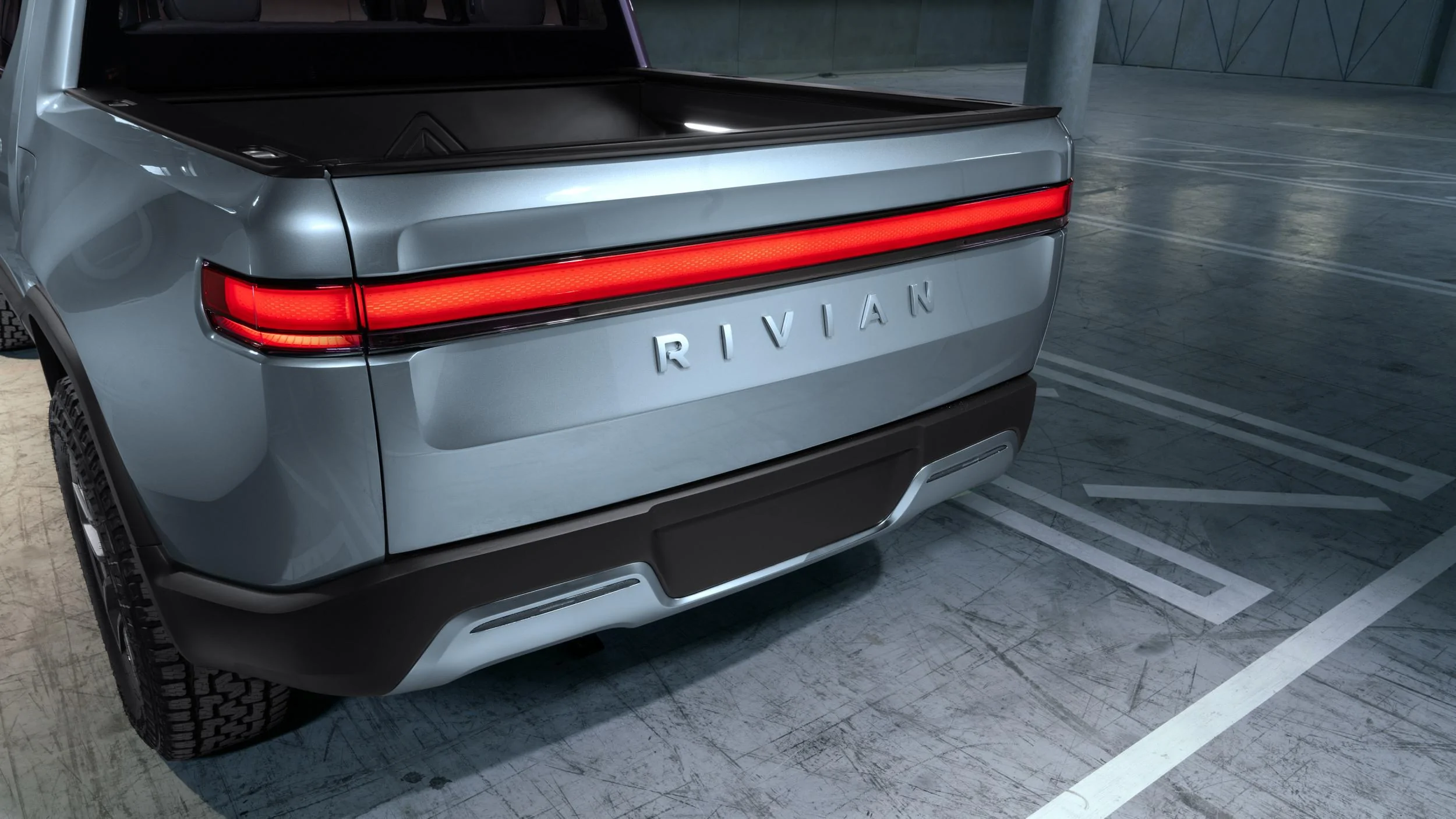 Rivian R1T R1S Rivian R1T All-Electric Pickup Truck Revealed: 0-60 in 3 secs, 400 mile range, tows 11,000 pounds rivian-r1t-reveal-2-5