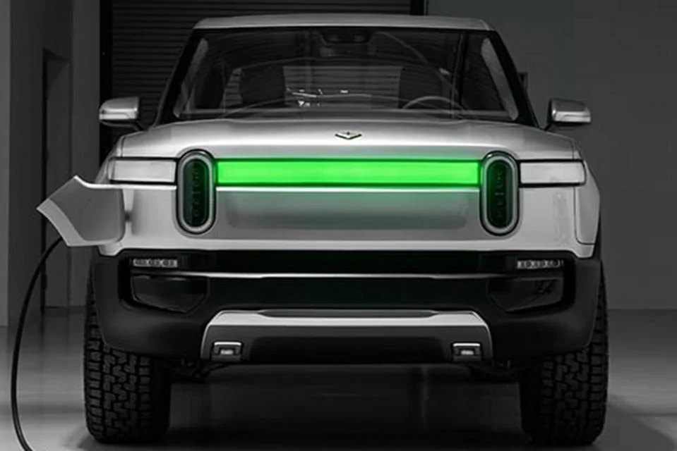 Rivian R1T R1S Rivian Hatchback in development, says Rivian founder img-product-feature-carousel-small-4-suv