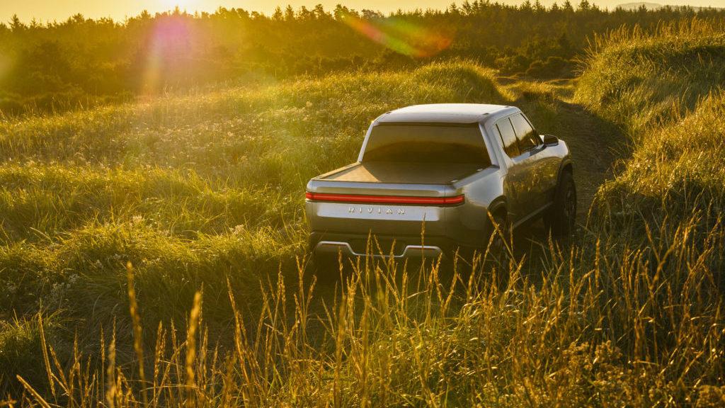 Rivian R1T R1S Rivian R1T All-Electric Pickup Truck Revealed: 0-60 in 3 secs, 400 mile range, tows 11,000 pounds rivian-r1t-2