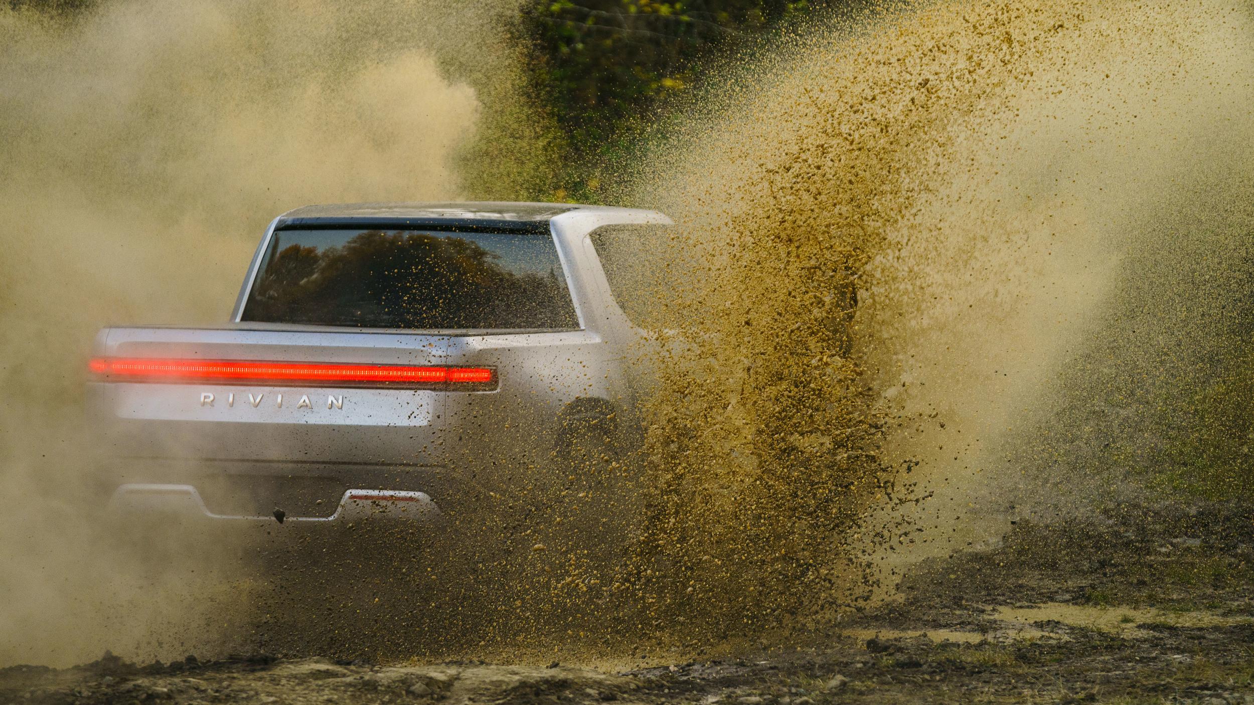 Rivian R1T R1S Rivian R1T All-Electric Pickup Truck Revealed: 0-60 in 3 secs, 400 mile range, tows 11,000 pounds rivian-r1t-reveal-2-7