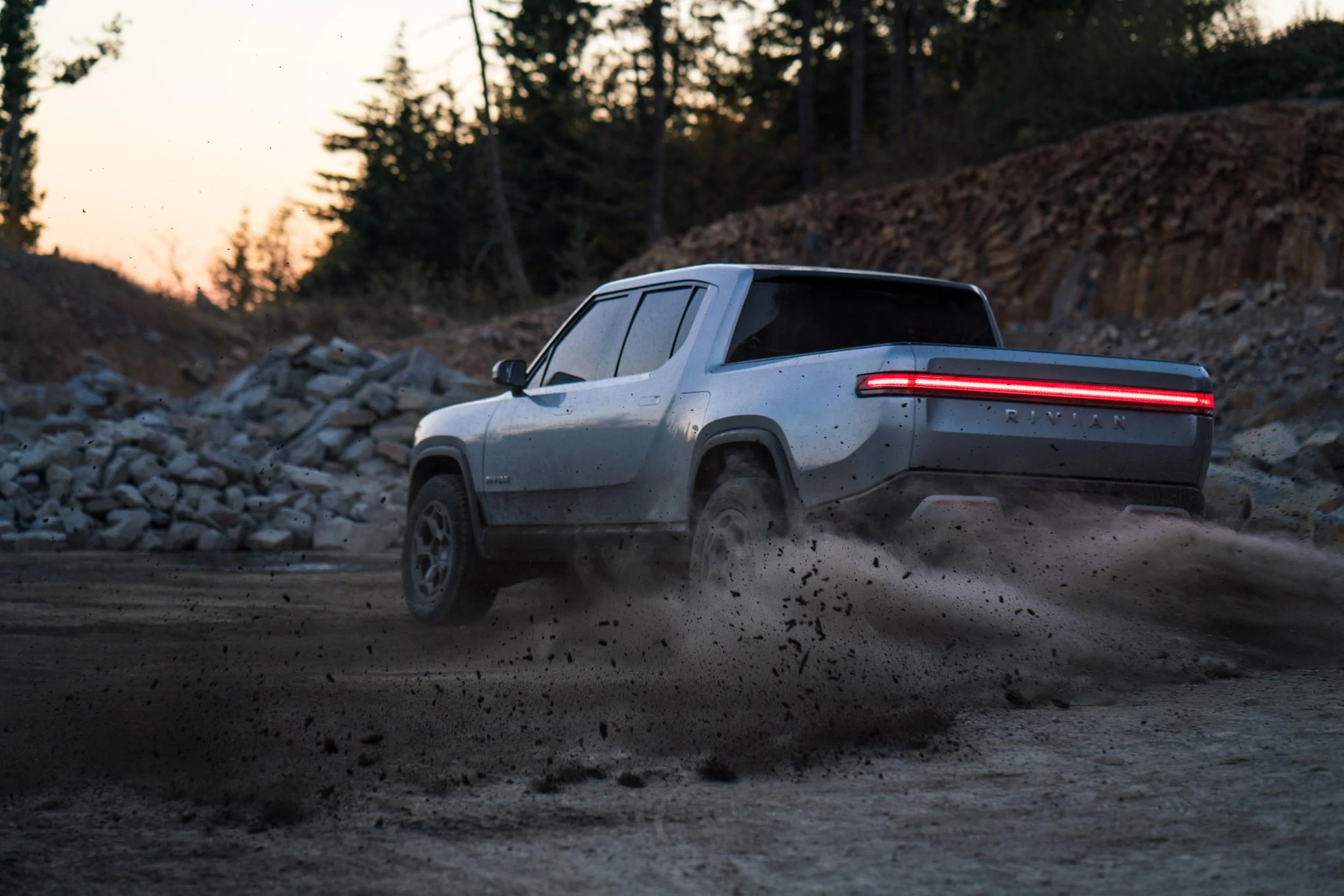 Rivian R1T R1S Rivian R1T All-Electric Pickup Truck Revealed: 0-60 in 3 secs, 400 mile range, tows 11,000 pounds rivian-r1t-reveal-1-5