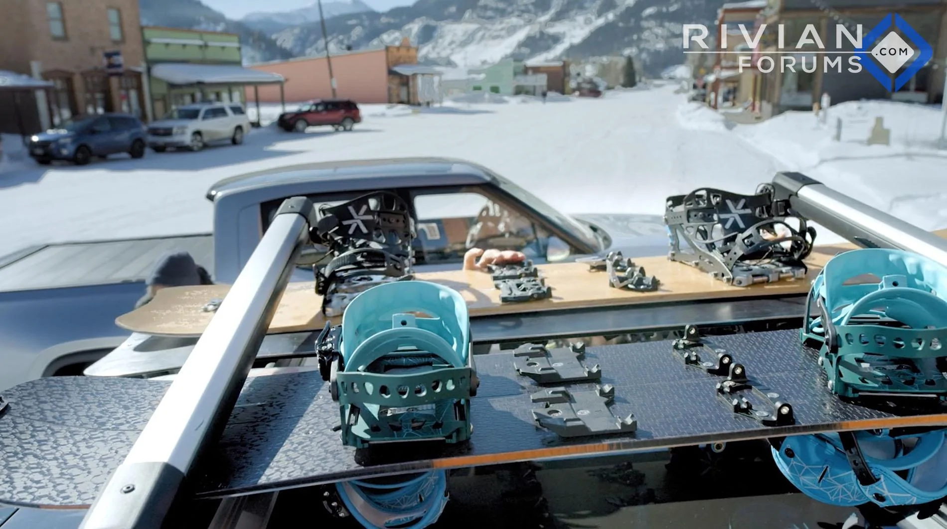 Rivian R1T R1S Rivian Short Film: Looking For Powder Rivian-R1S-R1T-Snowboarding-Adventure11