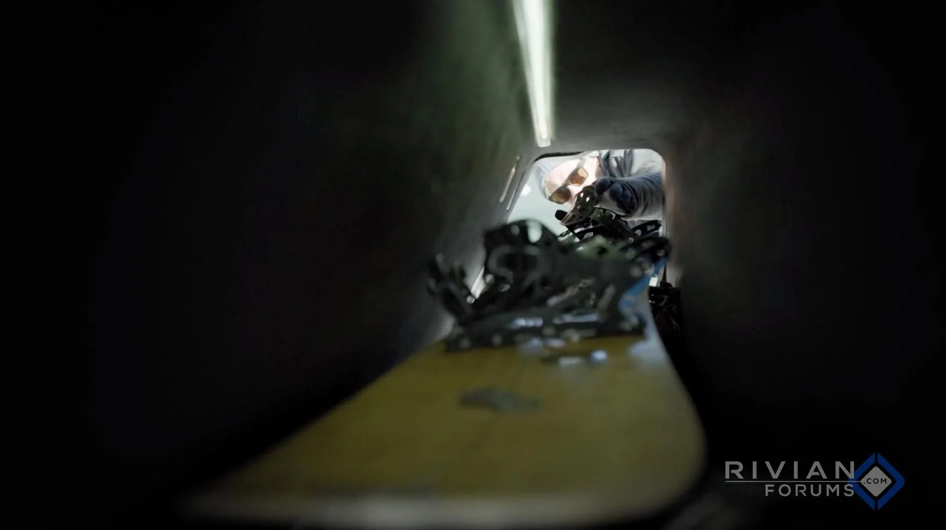 Rivian R1T R1S Rivian Short Film: Looking For Powder Rivian-R1S-R1T-Snowboarding-Adventure12