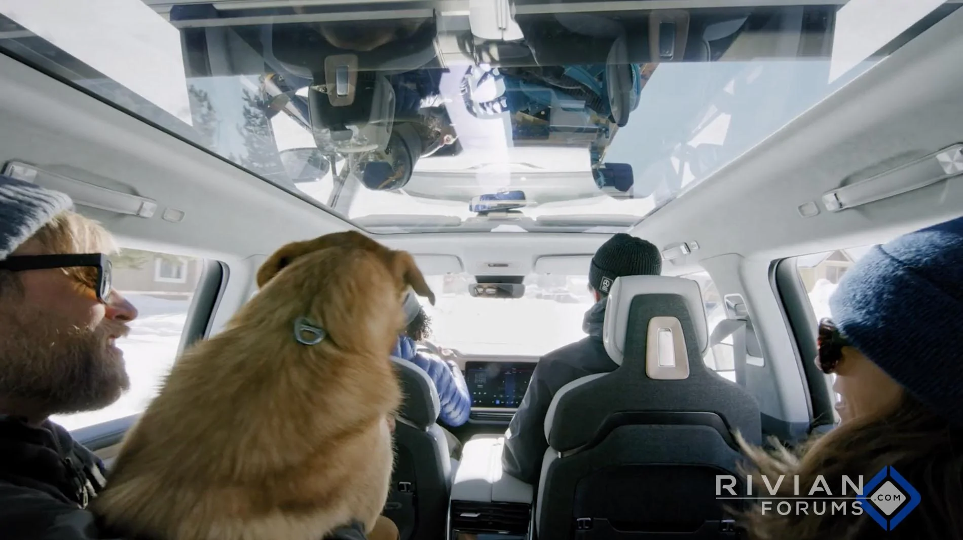 Rivian R1T R1S R1S looking more and more like Range Rover Rivian-R1S-R1T-Snowboarding-Adventure8