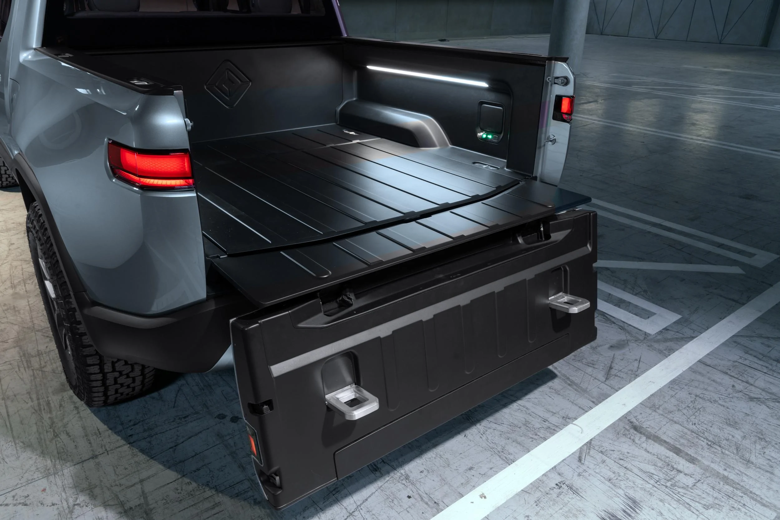 Rivian R1T R1S Rivian R1T All-Electric Pickup Truck Revealed: 0-60 in 3 secs, 400 mile range, tows 11,000 pounds rivian-r1t-reveal-1-8