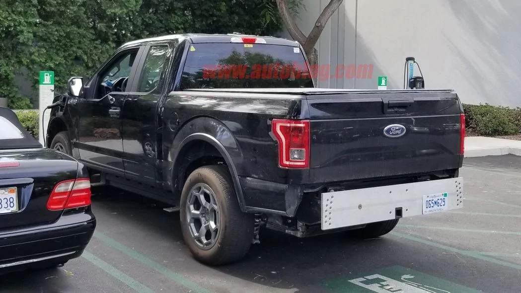 Rivian R1T R1S Rivian Testing Skateboard with F-150 Body - Article Link 2020-rivian-a1t-ev-pickup-truck-04-1