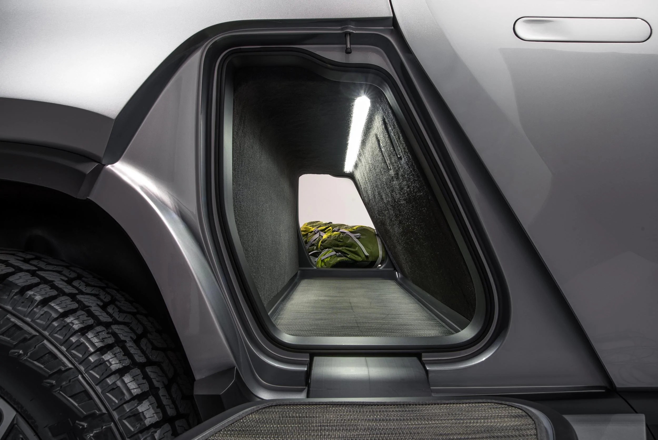 Rivian R1T R1S Rivian R1T All-Electric Pickup Truck Revealed: 0-60 in 3 secs, 400 mile range, tows 11,000 pounds rivian-r1t-reveal-1-11