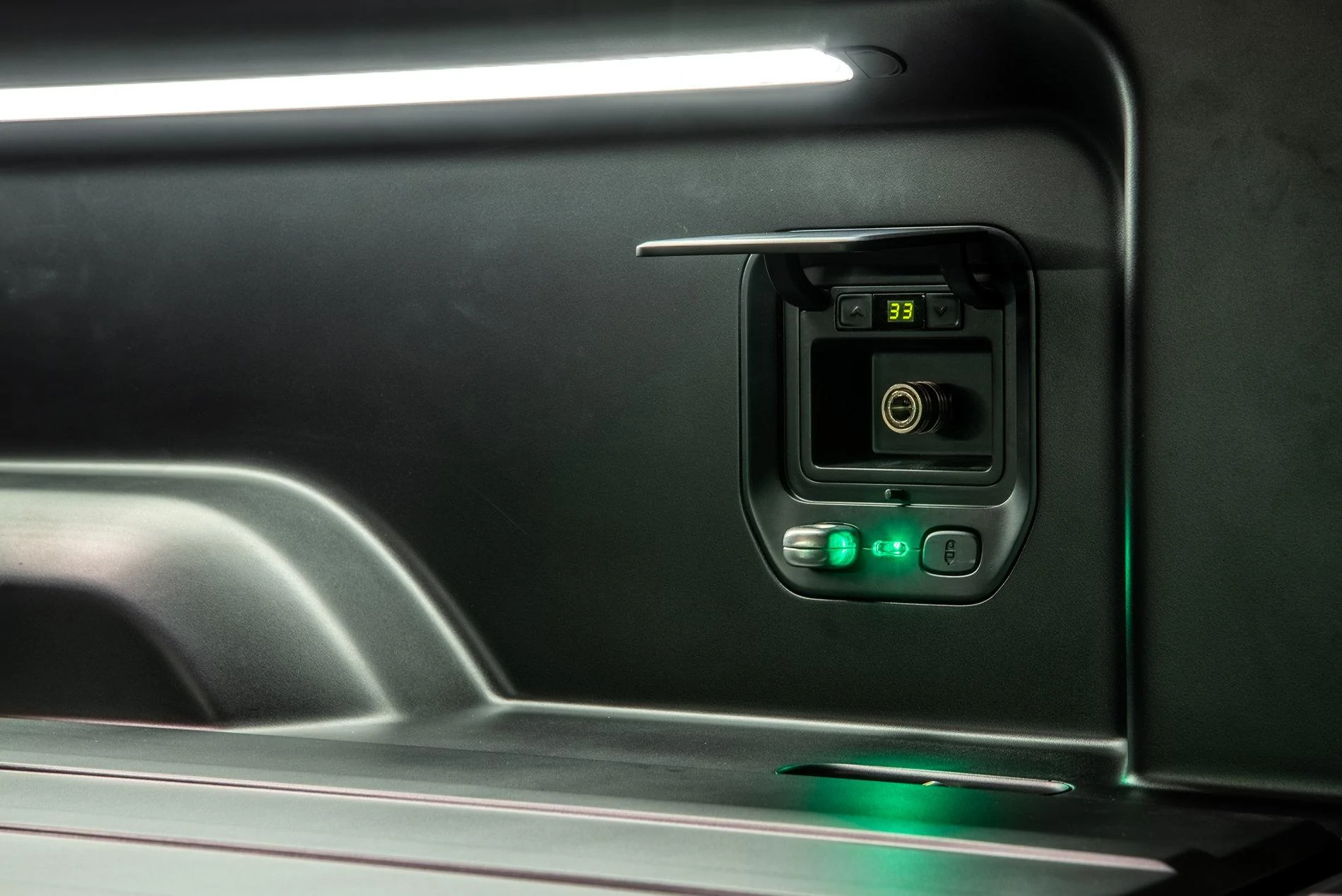 Rivian R1T R1S AC power outlets and air compressor Rivian-R1T-R1S-onboard-air-compressor