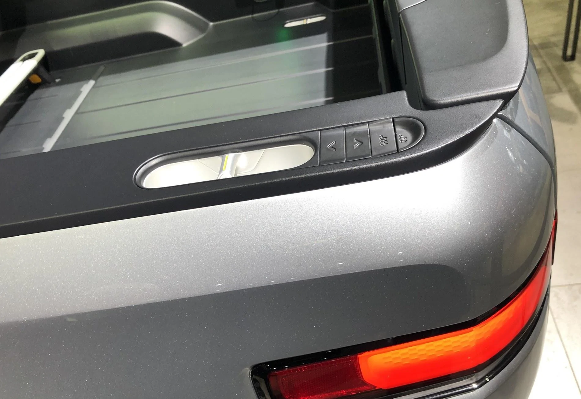 Rivian R1T R1S Surprising things about the R1T Rivian-Liftgate-Automatic-Button
