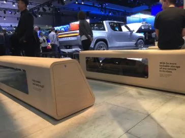 Rivian R1T R1S Surprising things about the R1T rivian-r1t-r1s-details-8-364x273