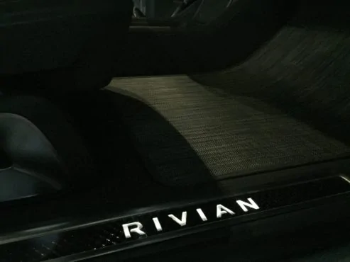Rivian R1T R1S Surprising things about the R1T rivian-r1t-r1s-details-4-493x370