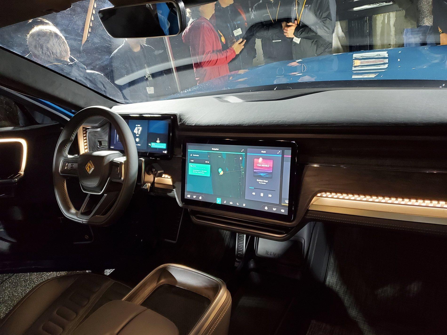 Rivian R1T R1S Seattle Rivian Event (photos, reactions). Blue R1T + more details revealed 20190927_200056