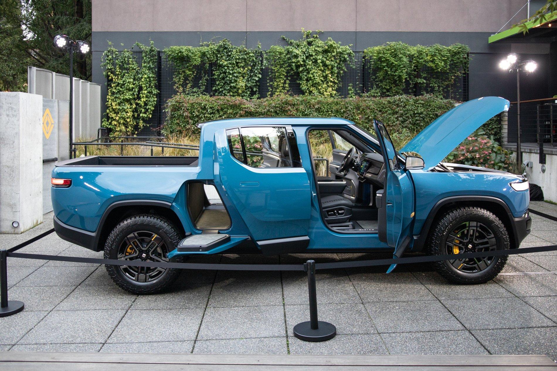Rivian R1T R1S Rivian R1T Colors - Previews rivian-blue