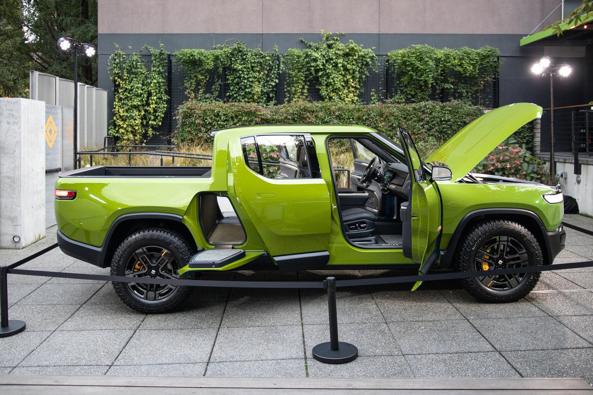 Rivian R1T R1S Rivian R1T Colors - Previews rivian-green
