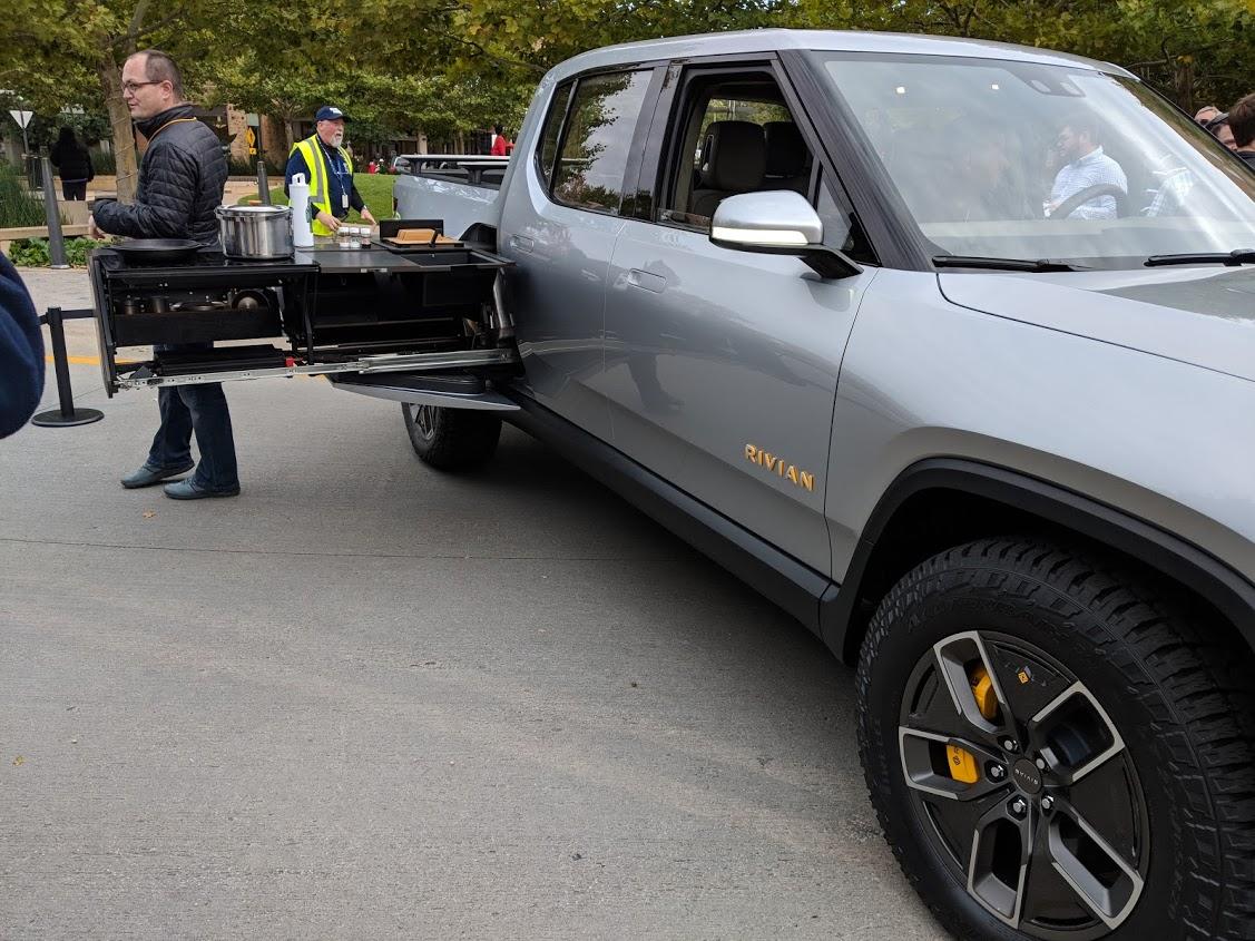 Rivian R1T R1S R1T, R1S viewing opportunity Oct. 13 in Normal, Ill. ZNRdeHysHTZN6bx0NuFHbdO8RT-Si0dz_ZJds92jntyv5Z69bEfuMO0k3EcNh4udKX8anjkNLdpoHeSCDQ=w1127-h845-no