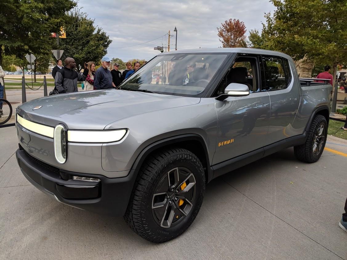 Rivian R1T R1S R1T, R1S viewing opportunity Oct. 13 in Normal, Ill. FPPJnG_Q4UM5fRchA7d8MQ8RO-GjLsVoVakYEDYnZVSFD_fJJo2Za6Q9BoNEJb5AwK8frO0BIN-RK8y-3o=w1127-h845-no