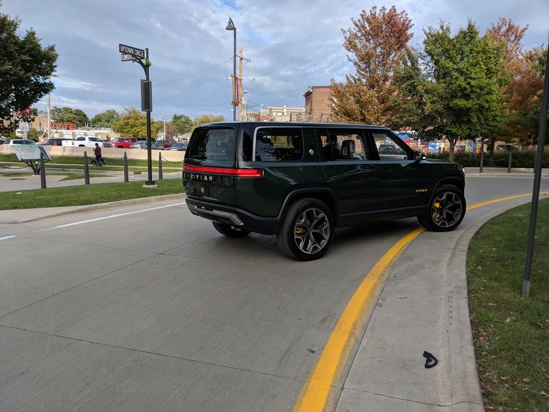 Rivian R1T R1S R1T, R1S viewing opportunity Oct. 13 in Normal, Ill. rRQwccFJV0rGVf4AZQzp2R8jRu8meg2ZsW05CmOMNHQBOuwqm4txd0LCGQ_K2-DM8UEdnO-tn85AgzIQF4=w1127-h845-no
