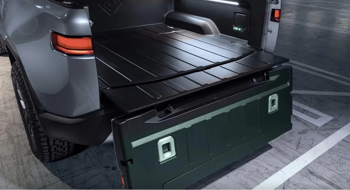 Rivian R1T R1S Rivian submitted new Swing and Drop Tailgate patent upload_2020-1-5_8-14-16