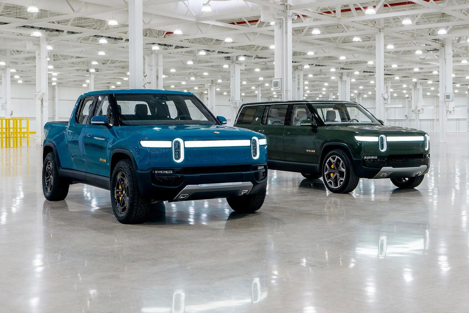 Rivian R1T R1S Blue R1T Pickup image Blue Rivian R1T