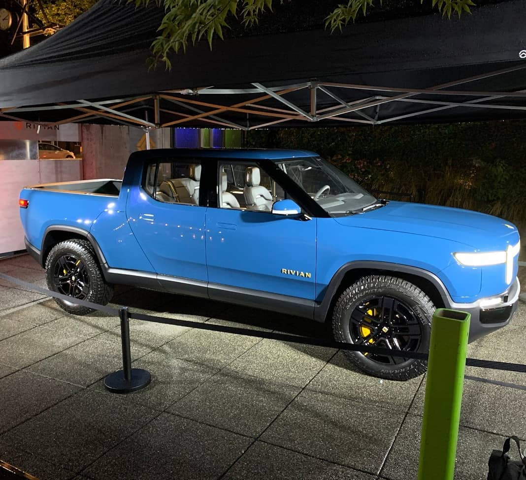 Rivian R1T R1S Blue R1T Pickup image Blue R1T Picku