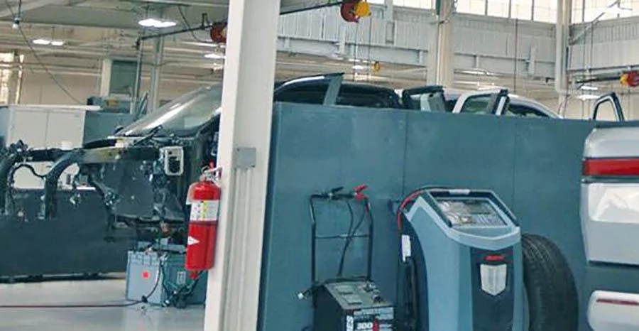 Rivian R1T R1S Rivian prototypes with clamshell doors spotted? Rivian Clamshell prototypes