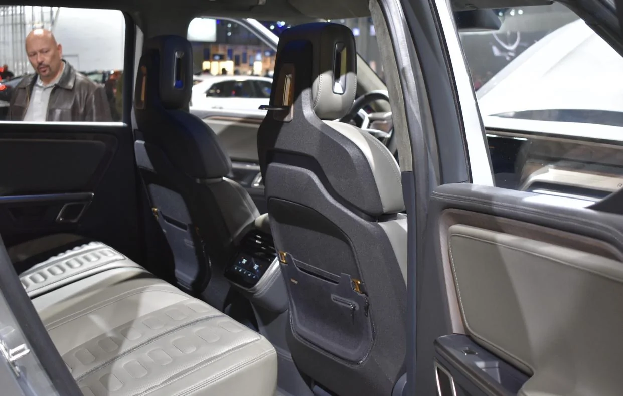 Rivian R1T R1S Unofficial color thread for R1S (with renderings) 49C54001-A01D-4A94-98D5-10493694873B