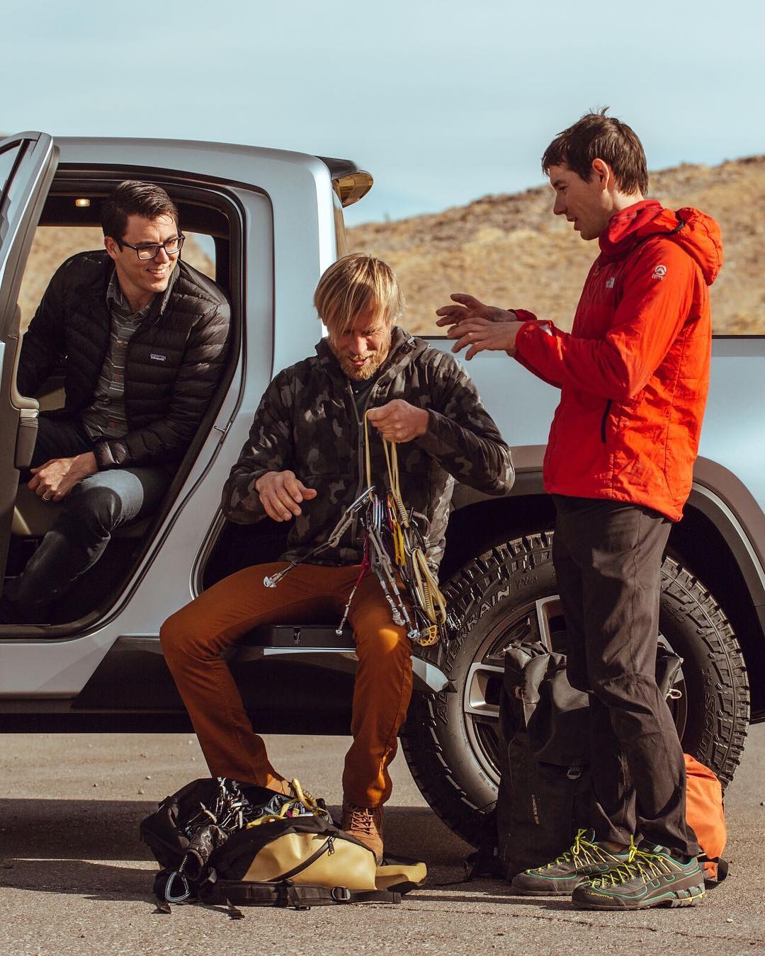 Rivian R1T R1S Size Matters 39233902_n.jpg?_nc_ht=scontent-dfw5-1.cdninstagram
