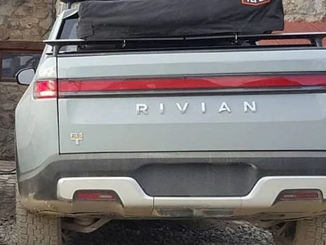 Rivian R1T R1S Trailer towing capability Preproduction R1T Spied Argentina 2 Compared Concept~3