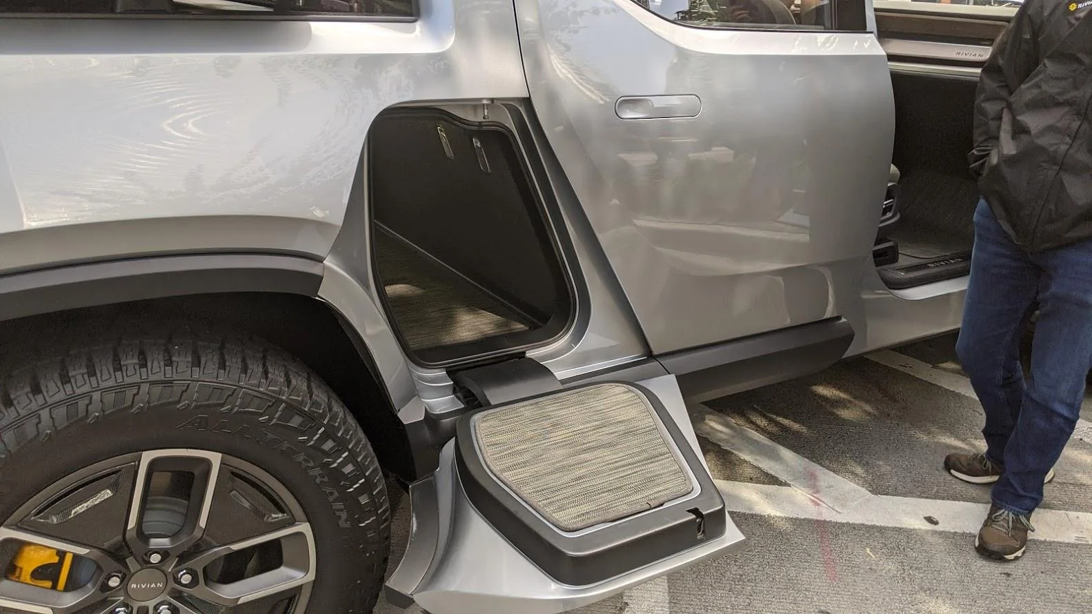 Rivian R1T R1S All About Performance | Electric Adventure Vehicles | Rivian icfMHMltPoMfAhbUKI8jv_ozg=w1583-h890-no?authuser=0