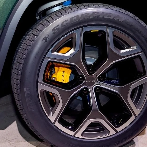 Rivian R1T R1S New Official Video: Normal, August 2020 | Progress Report | Rivian 04-rivian-r1s-suv-LA
