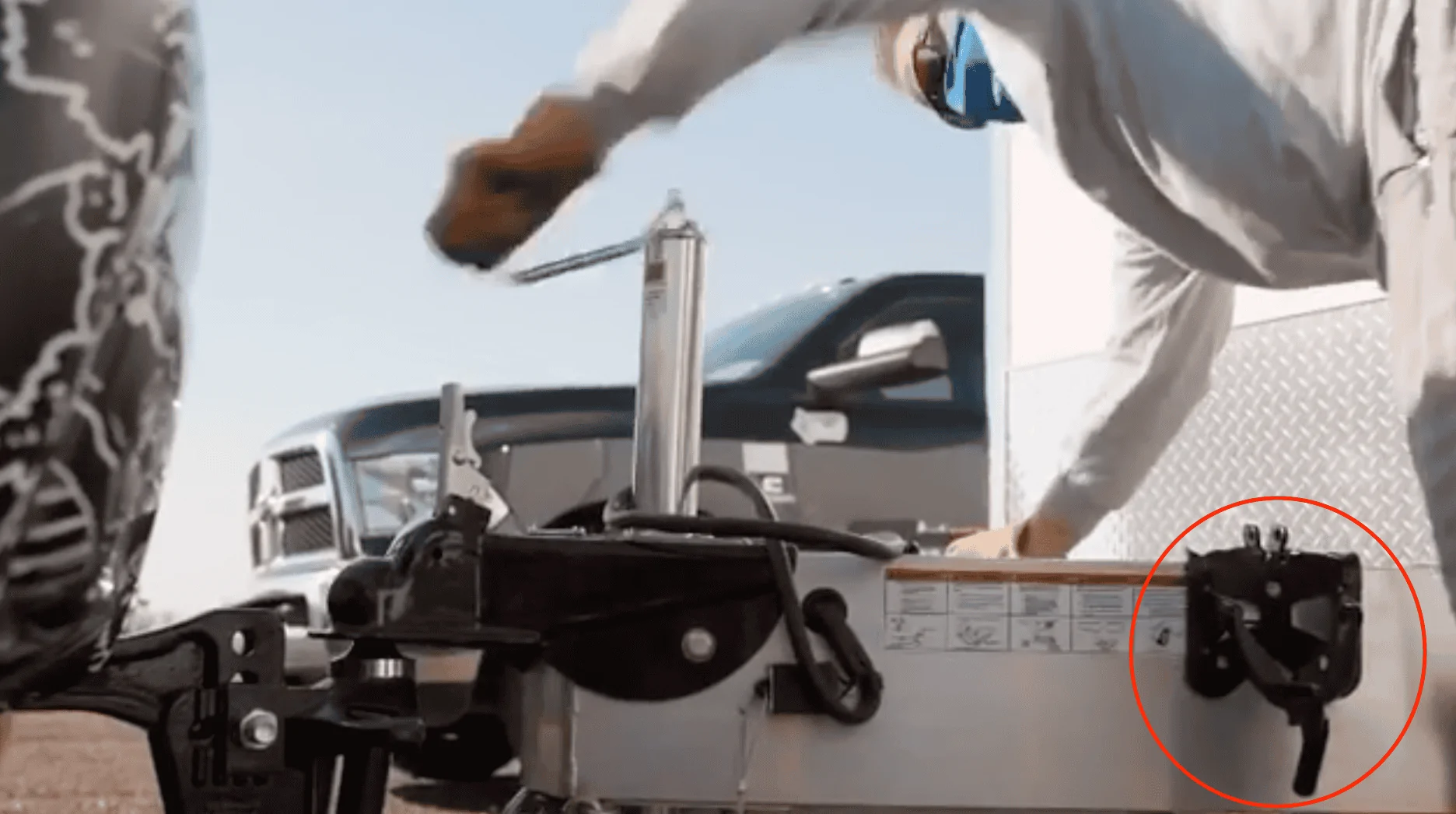 Rivian R1T R1S Towing Screen Shot 2020-09-04 at 7.02.59 AM