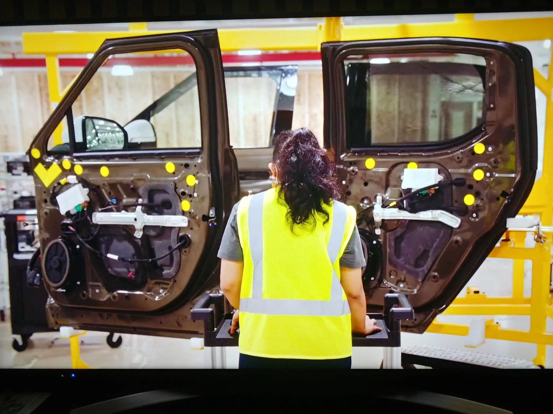 Rivian R1T R1S Video: Preproduction R1T Begin Rolling Off The Line! 0911201452a_HDR