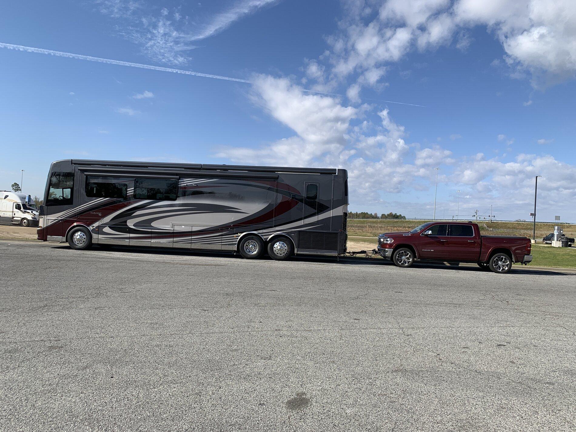 Rivian R1T R1S Flat towing  a Rivian 1599858098008