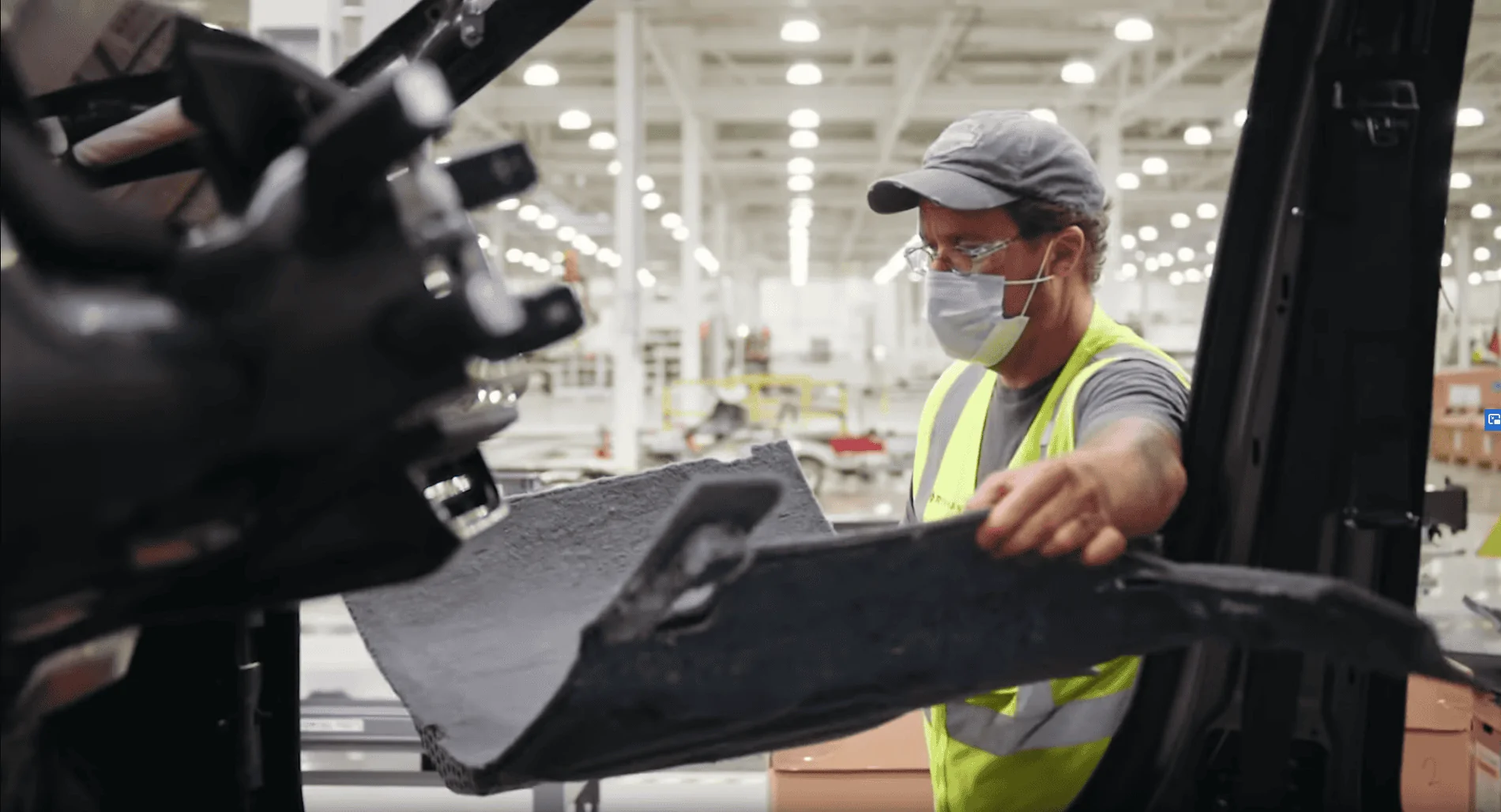 Rivian R1T R1S Video: Preproduction R1T Begin Rolling Off The Line! 2020-09-12_21-40