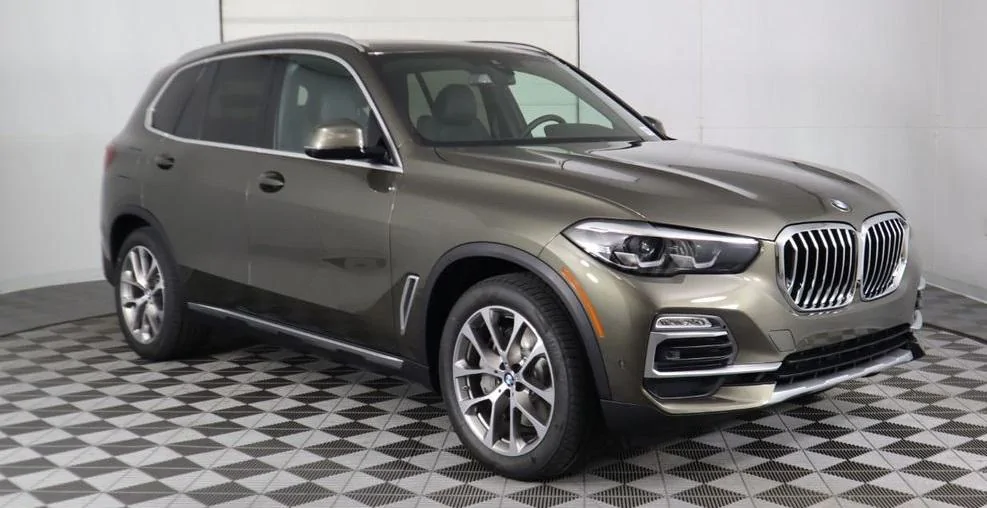 Rivian R1T R1S BMW X5-Xdrive45e Plug-in Hybrid while I wait for Rivian X5 Manhattan Green Metallic_frontisovi