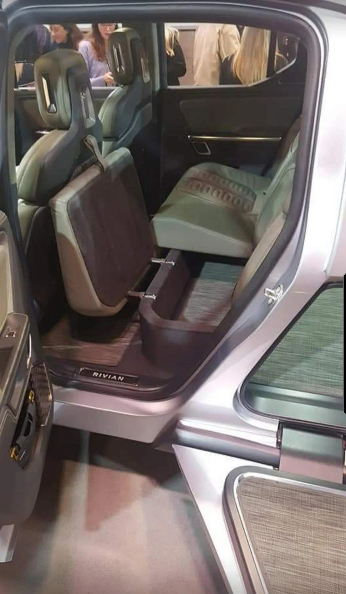 Rivian R1T R1S Rivian Configurator is going live on 11/16!!!! SmartSelect_20201110-133004_Photos