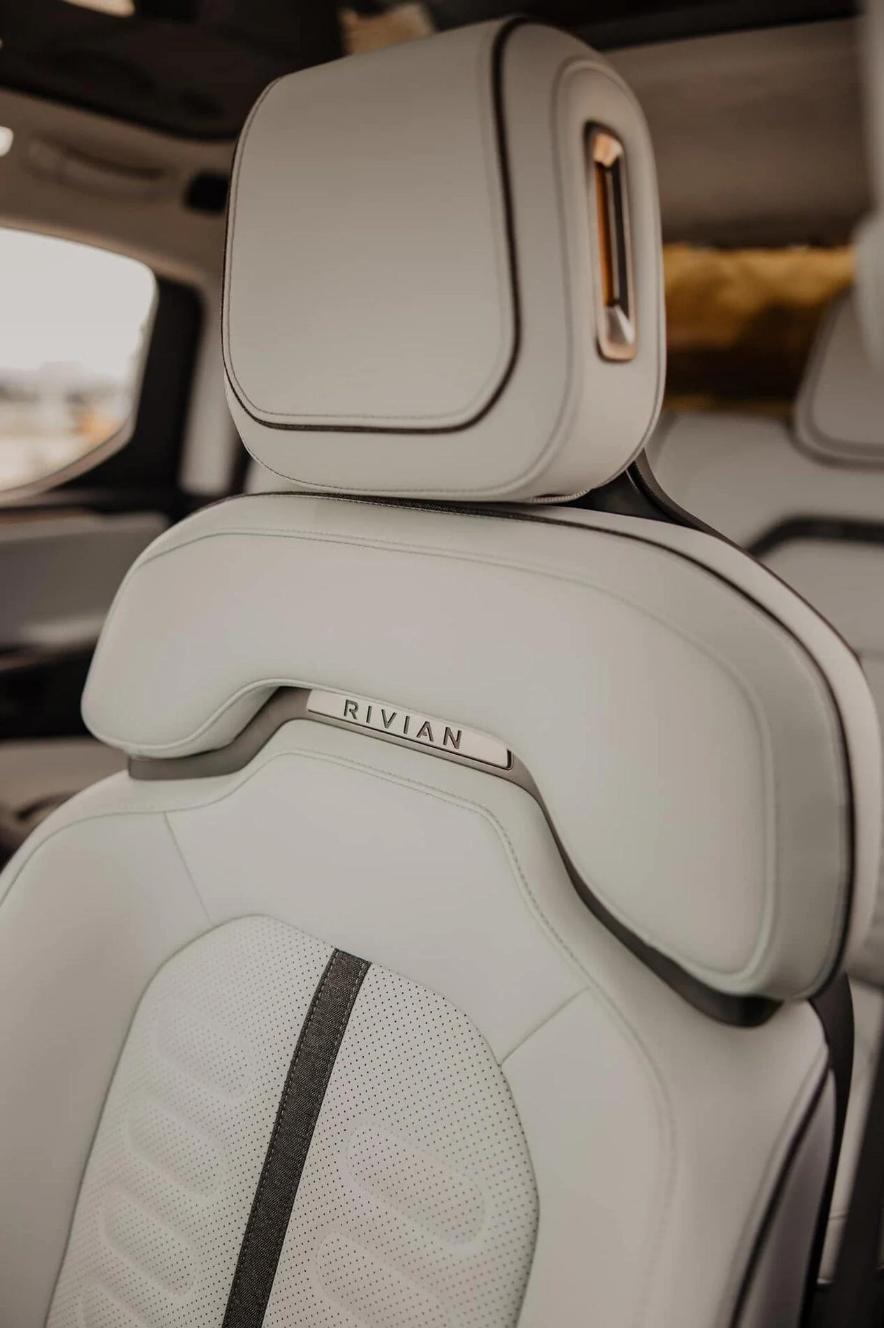 Rivian R1T R1S OCEAN COAST Rivian Interior Photos 244540405_10223788332113473_3184598701549102698_n