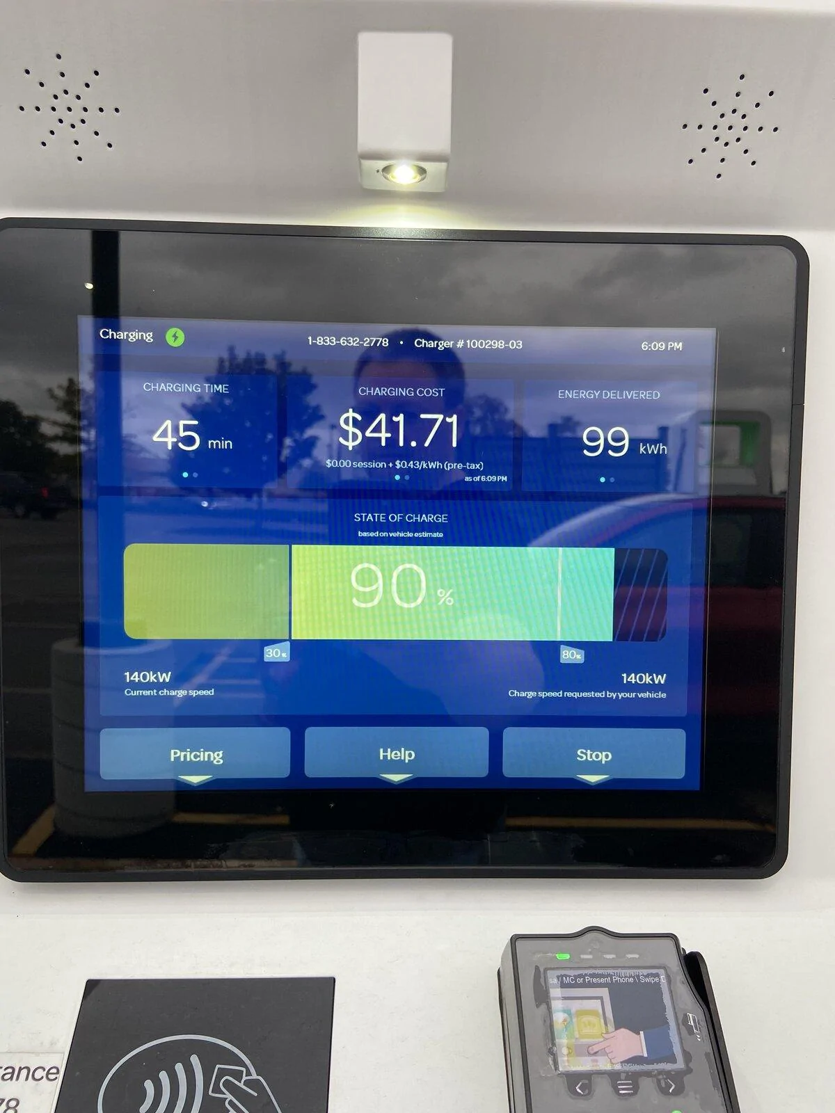 Rivian R1T R1S Ford launching 'Charge Angels' - To evaluate and fix broken chargers. HummerAt90
