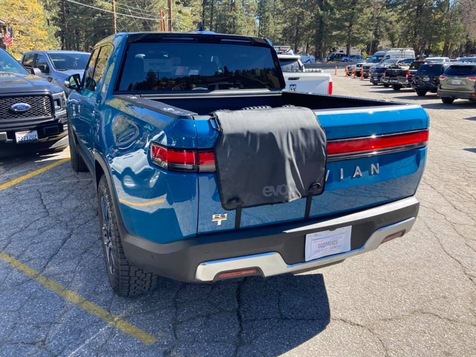 Rivian R1T R1S RIVIAN BLUE Rivian Photos Rivian Blue R1T Big Bear 3