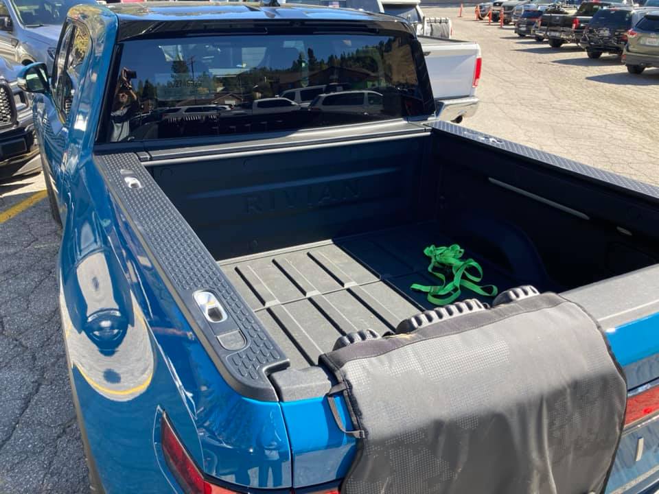 Rivian R1T R1S RIVIAN BLUE Rivian Photos Rivian Blue R1T Big Bear 1