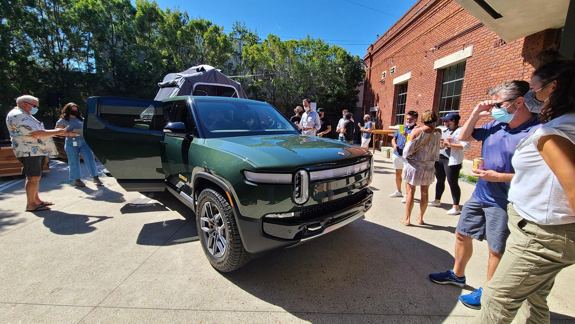 Rivian R1T R1S FOREST GREEN R1T Photos 245417577_10220464986875939_4442358840370364414_n