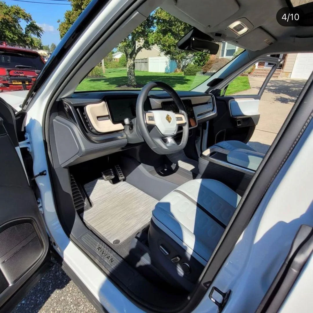 Rivian R1T R1S OCEAN COAST Rivian Interior Photos Glacier White Ocean Coast Rivian R1T 9