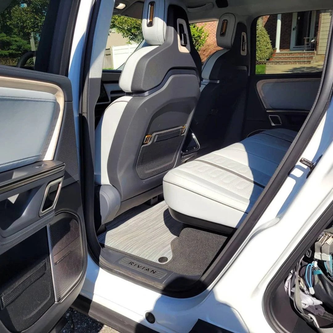 Rivian R1T R1S OCEAN COAST Rivian Interior Photos Glacier White Ocean Coast Rivian R1T 5