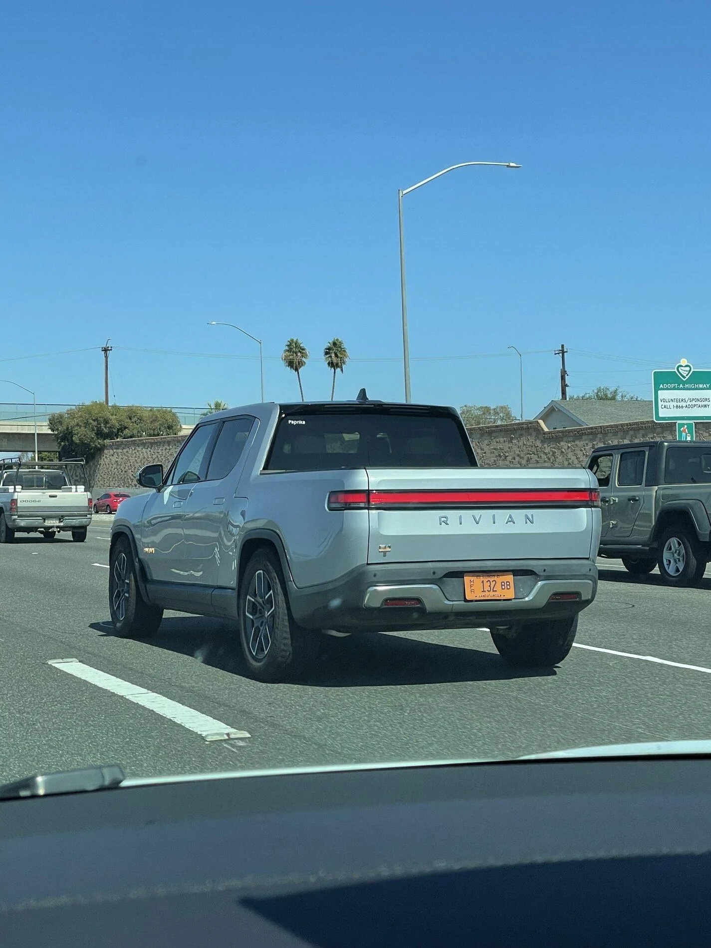 Rivian R1T R1S LA SILVER Rivian Photos 83B9B517-8E02-4AA7-804E-2A3C74CE91F5
