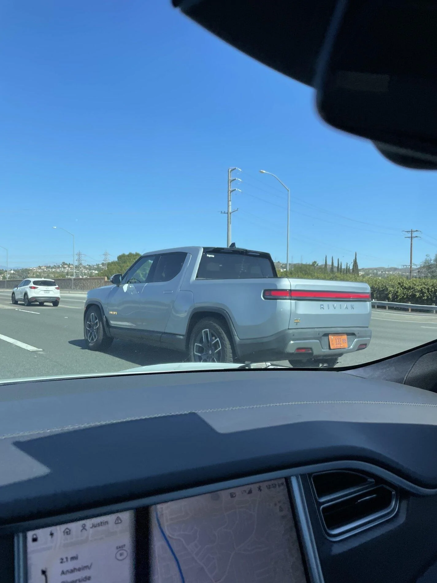 Rivian R1T R1S LA SILVER Rivian Photos A0D31000-64AF-4CC9-BF8A-7EBBD91F6DC2