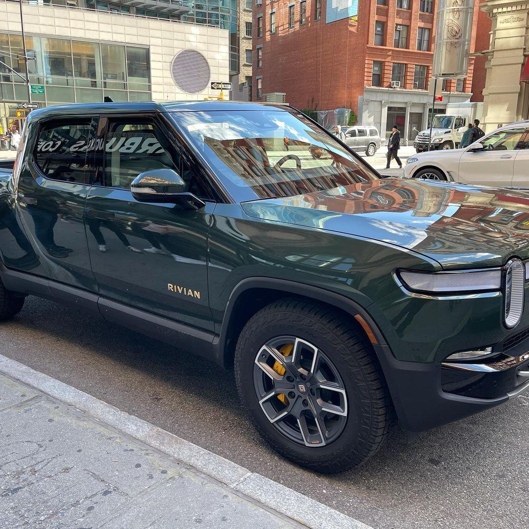 Rivian R1T R1S FOREST GREEN R1T Photos Forest Green Rivian R1T in public 2