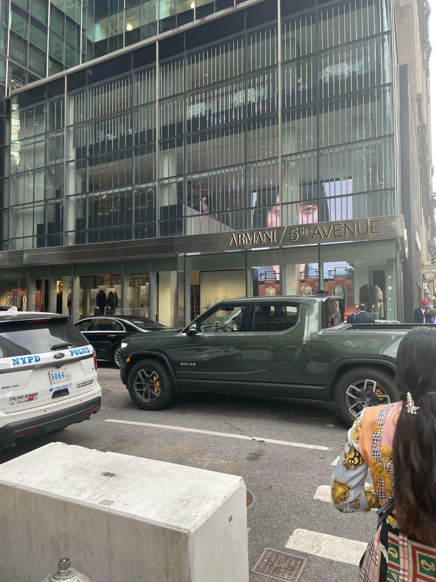 Rivian R1T R1S FOREST GREEN R1T Photos 2022 Rivian R1T Forest Green 2
