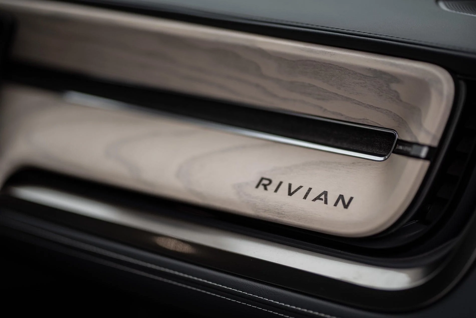 Rivian R1T R1S OCEAN COAST Rivian Interior Photos Ocean Coast Rivian interior pics 2