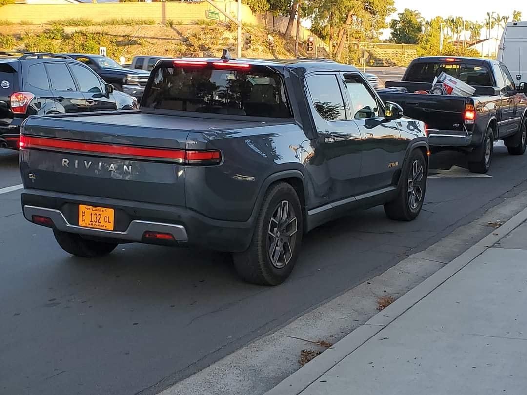 Rivian R1T R1S El CAP GRANITE Rivian Photos 2022 R1T Rivian El Cap Granite
