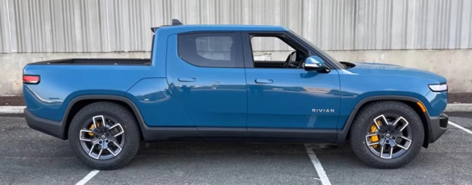 Rivian R1T R1S MKBHD Has the Rivian R1T R1T SQUAT